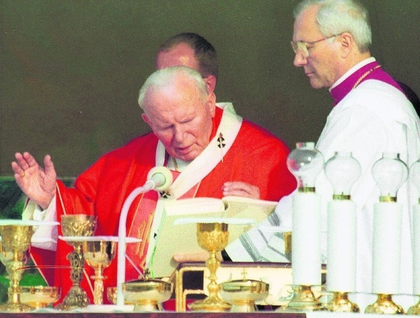 Mszę św. na sopockim hipodromie, którą Papież odprawił w...