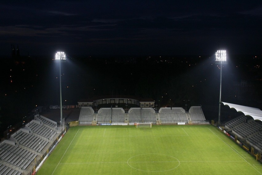 Legnica: Oświetlenie Stadionu Miejskiego (ZDJĘCIA)