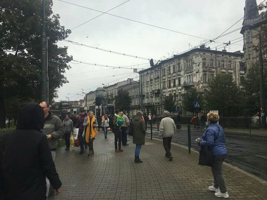 Kraków. Zerwanie trakcji w centrum miasta. Są utrudnienia w ruchu
