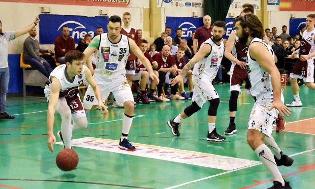 Enea Basket Piła pokonał Spójnię II Stargard i został liderem III ligi