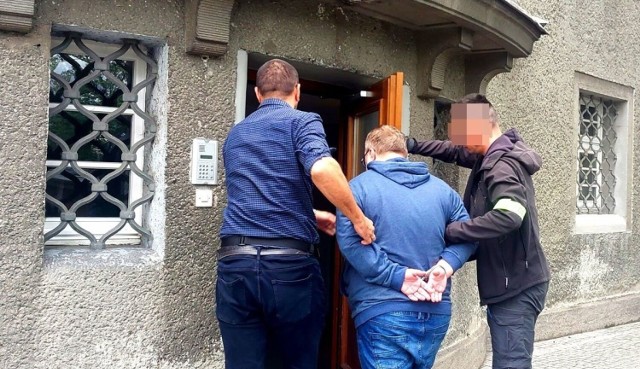 37-latek został zatrzymany przez opolskich funkcjonariuszy policji.