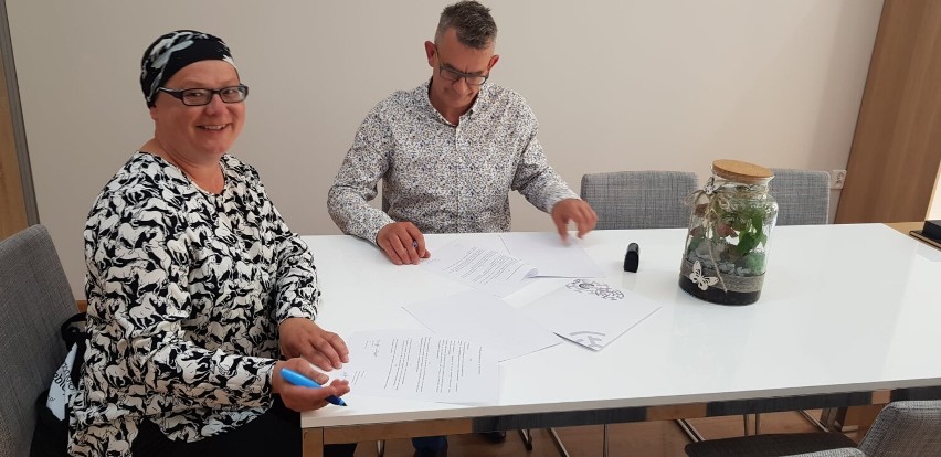 PSP 7 w Radomsku będzie współpracować z Centrum Edukacyjnym Cogito. Podpisano porozumienie