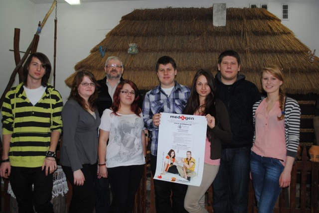 Licealiści z "Baczyńskiego" zachęcają do rejestracji z bazie dawców szpiku kostnego