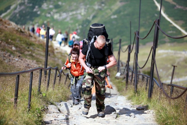 W planie: zapisy oraz informacje na temat rajdu górskiego w Tatry 3-14 sierpień 2013, informacje na temat rajdów pieszych "Góry Warmii i Mazur", zebranie składek członkowskich, informacje bieżące oraz prelekcja ciekawego filmu na temat gór (mile widziane swoje przekąski i różne napoje).