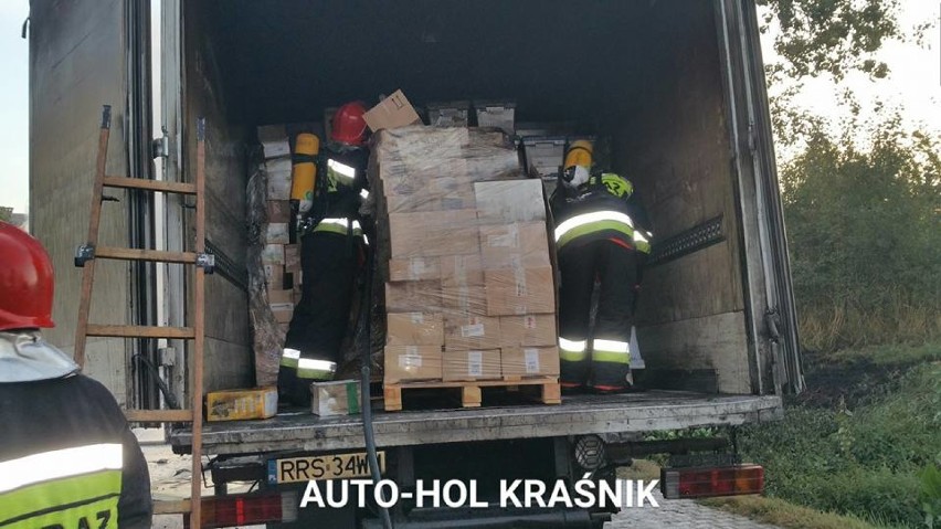 Stróża: Spłonęła ciężarówka. W środku były leki warte kilka milionów złotych (ZDJĘCIA)