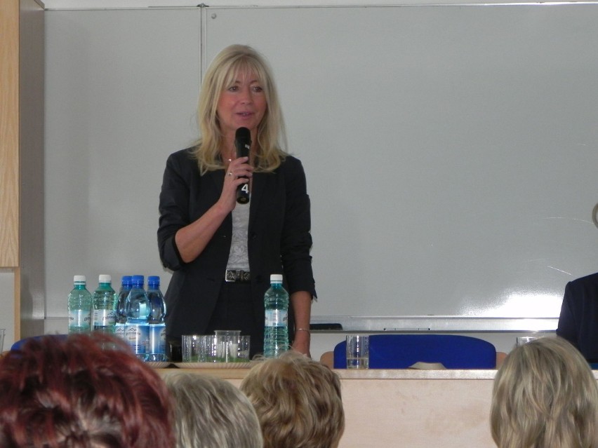 Anna Maria Wesołowska podczas spotkania z nauczycielami.