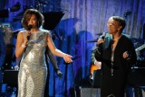 Sukienka Whitney Houston w Warszawie. Zjawiskowa kreacja do kupienia w maju