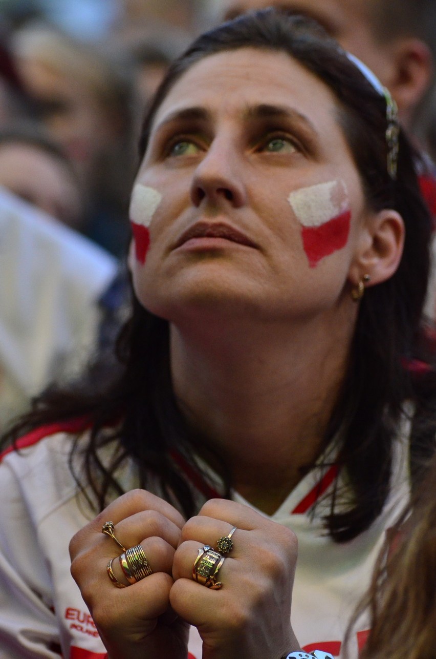 Polska odpadła z Euro 2012. Smutek w Poznaniu [ZDJĘCIA]