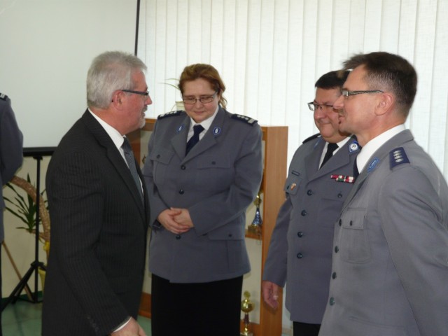 Krzysztof Michalski (z prawej), nowy komendant policji w Radomsku