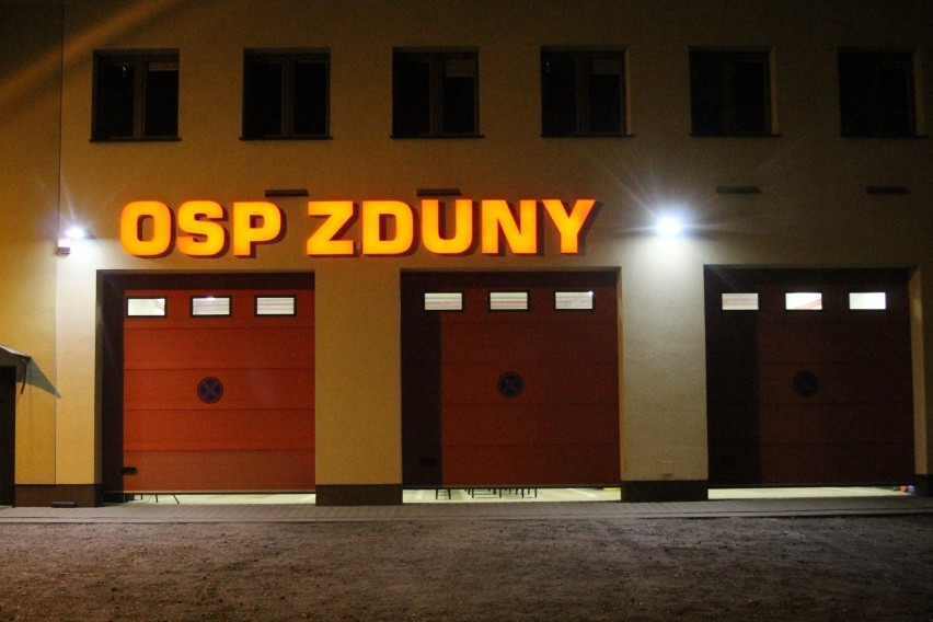 Strażacy z OSP Zduny powitali nowy wóz GCBA [ZDJĘCIA + FILM]