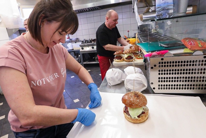 Szczecin. Koronawirus kontra lokalna gastronomia. "Każdy dzień funkcjonowania lokalu to czysta ruletka"