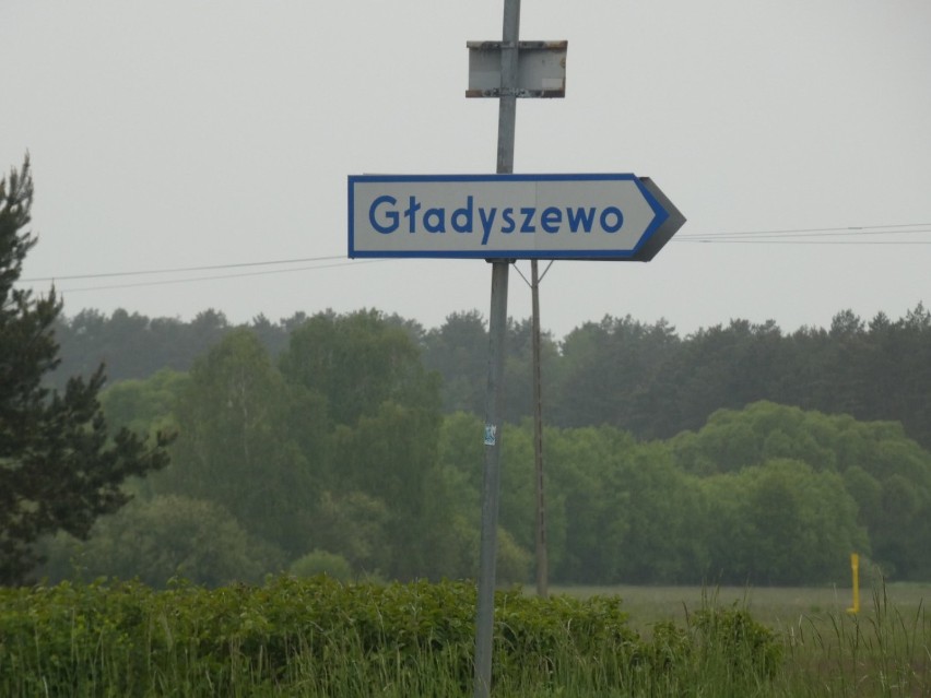 Gładyszewo skąpane w deszczu. Najmniejsze osiedle w Pile (galeria)