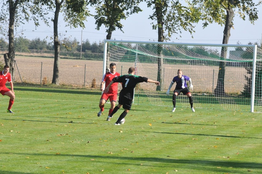 IV Liga Lubuska - piłka nożna. ZAP Syrena Zbąszynek - Czarni Browar Witnica 0:2 (0:1)