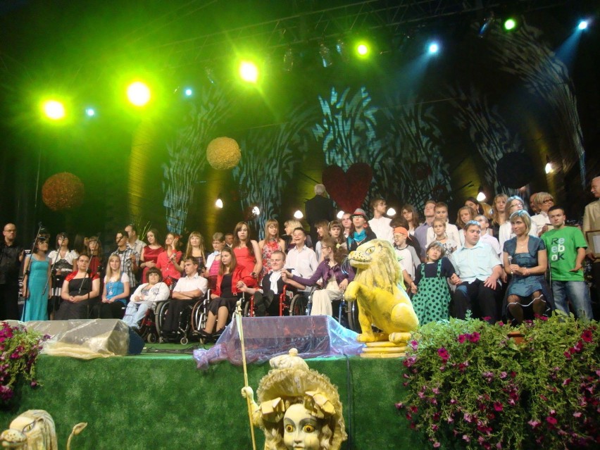 Uczestnicy Impresji 2010 na scenie podczas koncertu galowego