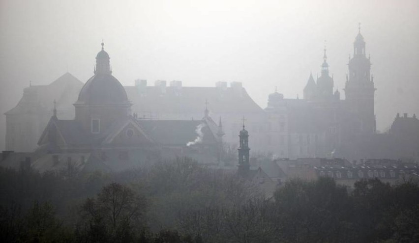 Smog nad Krakowem. Rekordowe przekroczenie norm [DANE]