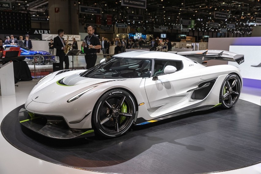 Miejsce 9. Koenigsegg Jesko – 2,8 mln dolarów

Samochód...