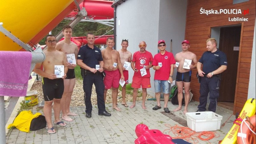 Koszęcin: Pokaz ratownictwa wodnego dla wypoczywających na basenie [FOTO]