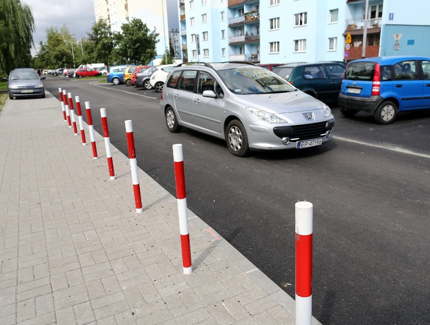 Remont ulicy Kołłątaja w Piotrkowie. Pieszym się podoba, a kierowcom?