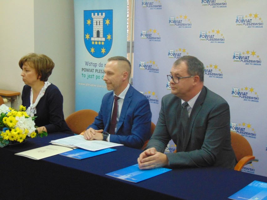 Umowę podpisano w Starostwie Powiatowym w Pleszewie