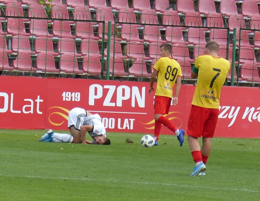 Korona Kielce wygrała z Legią Warszawa 3:2 w Centralnej Lidze Juniorów. Ogromne emocje w końcówce, trener reprezentacji obserwował [ZDJĘCIA]