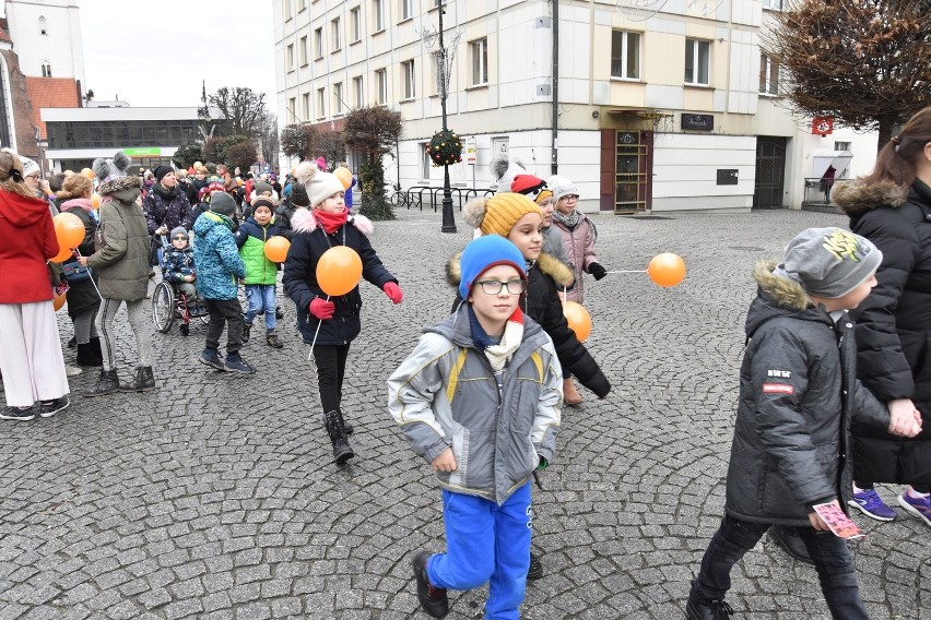 Uczniowie pomaszerowali przeciwko przemocy    