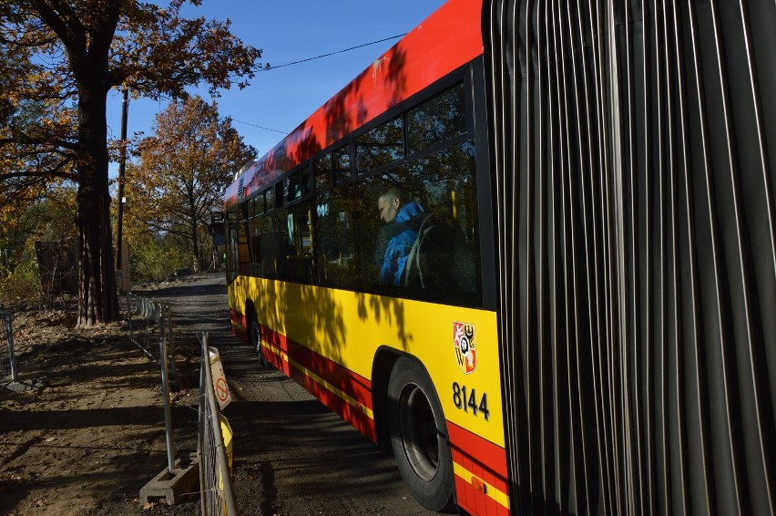 Wrocław: Trwa remont ul. Miłoszyckiej. Powstanie kanalizacja (ZDJĘCIA)