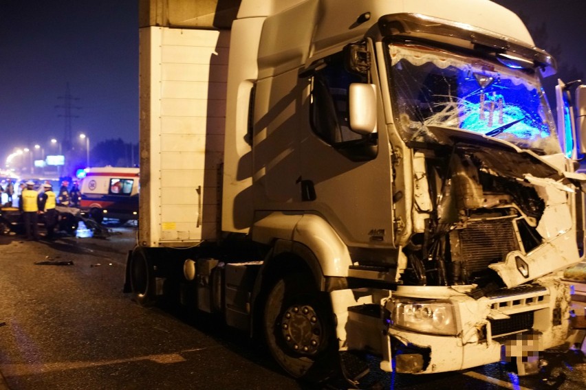 Liczba popełnionych wykroczeń 2016 roku: 241 160

Czytaj...