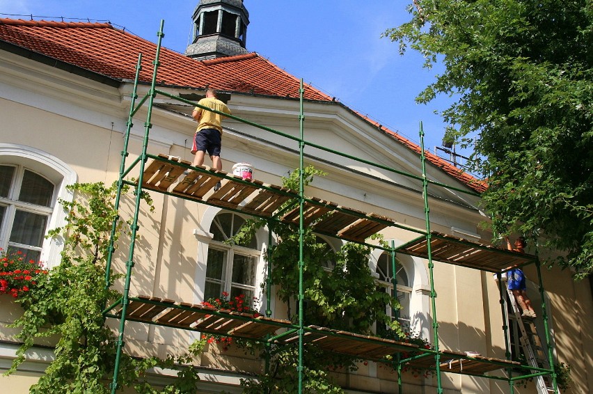 Łatanie zielonogórskiego ratusza