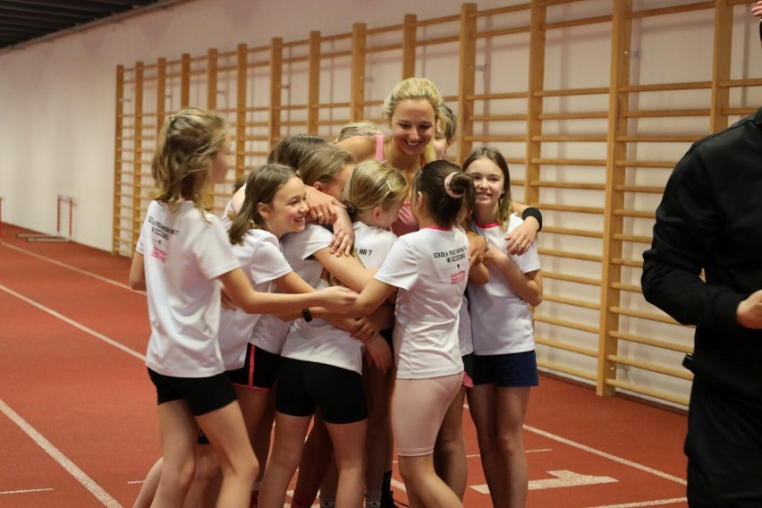 Polska olimpijka trenowała z dziećmi z klasy sportowej SP7 w Szczecinku [zdjęcia]