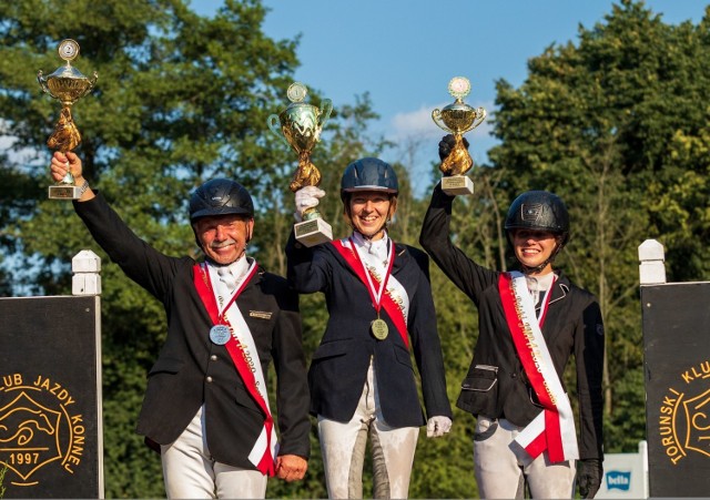 Monika Wasik-Laskowska, zawodniczka JKS „Rywal”  Grudziądz zdobyła złoty medal  XIII Jeździeckich Mistrzostw Polski Amatorów w Toruniu