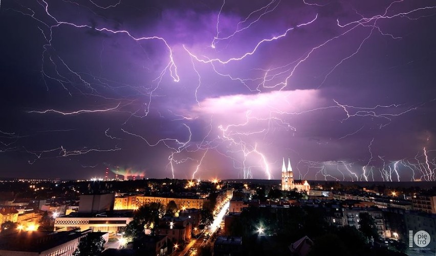 Burza nad Rybnikiem - pioruny sfotografowane 10 sierpnia...