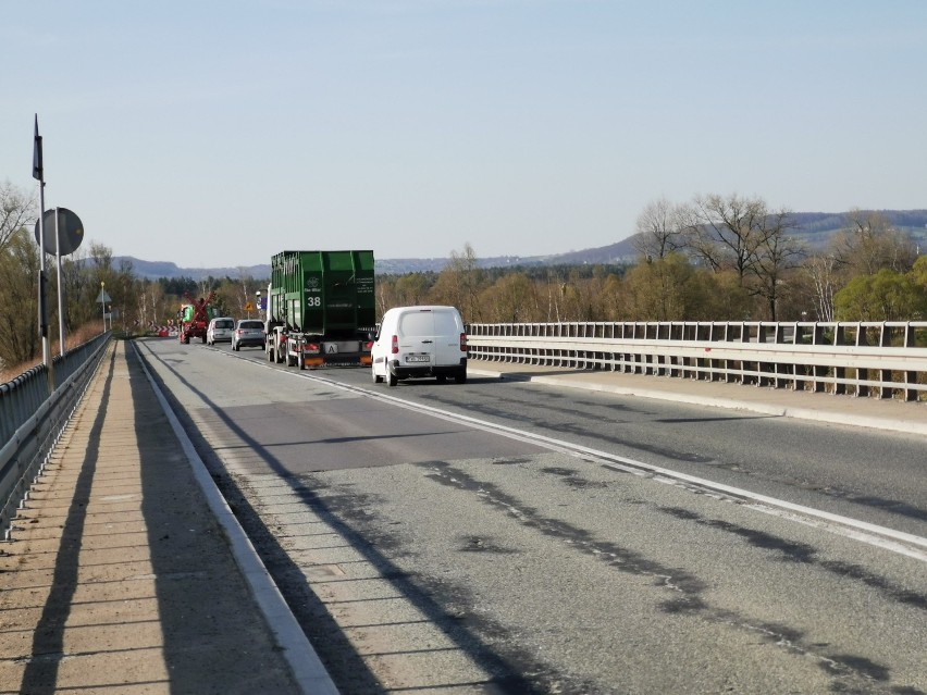 Będzie nowy most w Jankowicach na granicy Babic i Zatora. Czy na czas budowy stanie przeprawa tymczasowa? [ZDJĘCIA]