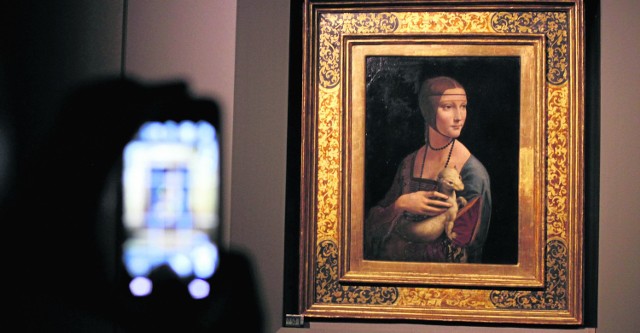 Na czas remontu budynków przy ul. św. Jana w Krakowie, arcydzieło Leonarda da Vinci można oglądać na Wawelu.