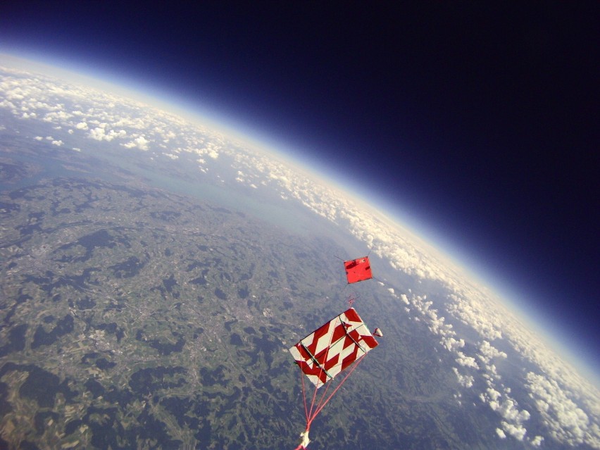 Poznań: Maszyna uczniów z ZSŁ poleci wyżej niż Baumgartner i zbada stratosferę [ZDJĘCIA]