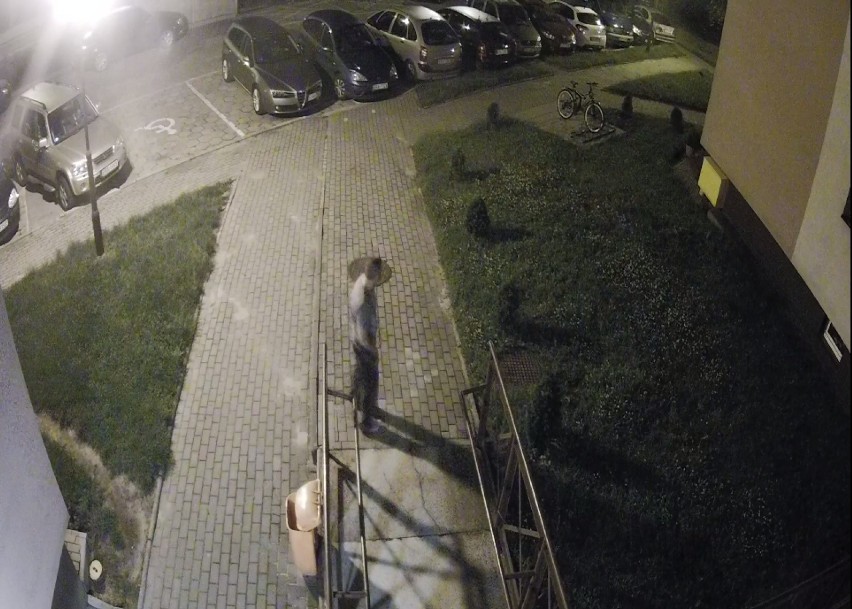 Policja z Radomska poszukuje złodzieja roweru. Widziałeś?...