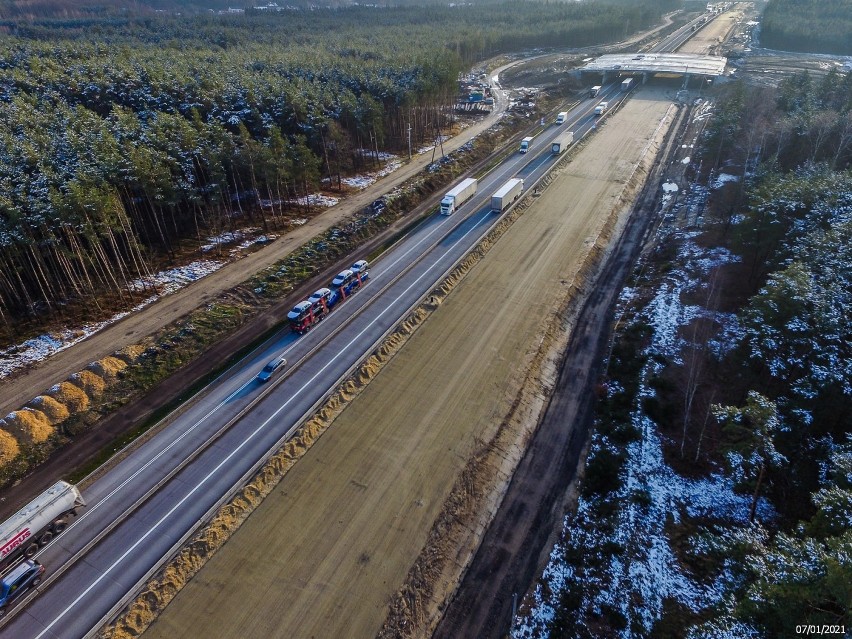 Budowa autostrady A1 w Łódzkiem. Jak postępują prace w...