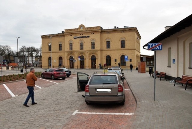 Dzięki unijnemu wsparciu wyremontowano plac przed dworcem PKP w Inowrocławiu, a w poblizu, przy ul. Magazynowej powstał duży parking dla osób, które korzystają z usług PKP