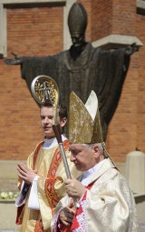 Prymas Polski abp Józef Kowalczyk kończy dziś 75 lat i składa rezygnację