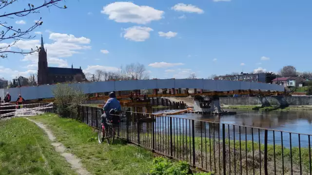 Kładka nad rzeką Pilicą w Sulejowie będzie służyć pieszym i rowerzystom