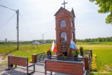 Poświęcili przydrożną kapliczkę w Kurowicach. To kolejna w okolicy ZDJĘCIA
