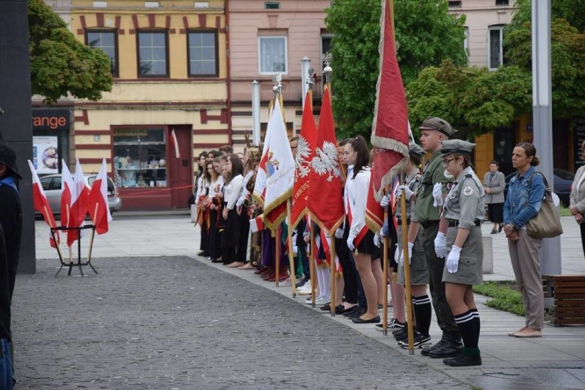 Dzień Flagi w Łasku obchodzono bardzo uroczyście