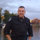 EURO 2012. Policjanci z Nysy uratowali kibica we Wrocławiu [ZDJĘCIA]