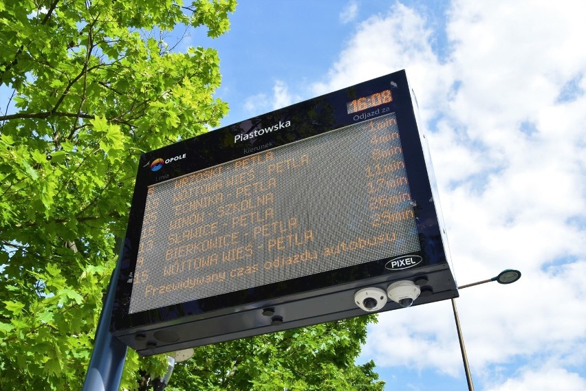 Tablice informacyjne na przystankach w Opolu mają wyświetlać...