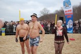 Noworoczna kąpiel gdańskich morsów na plaży w Jelitkowie [ZDJĘCIA,WIDEO]