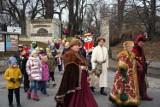 Orszak Trzech Króli w Krzykawie-Małobądzu. Uroczystość w parafii ks. Budacza uświetniły zespoły góralski i ukraiński. Zobacz ZDJĘCIA