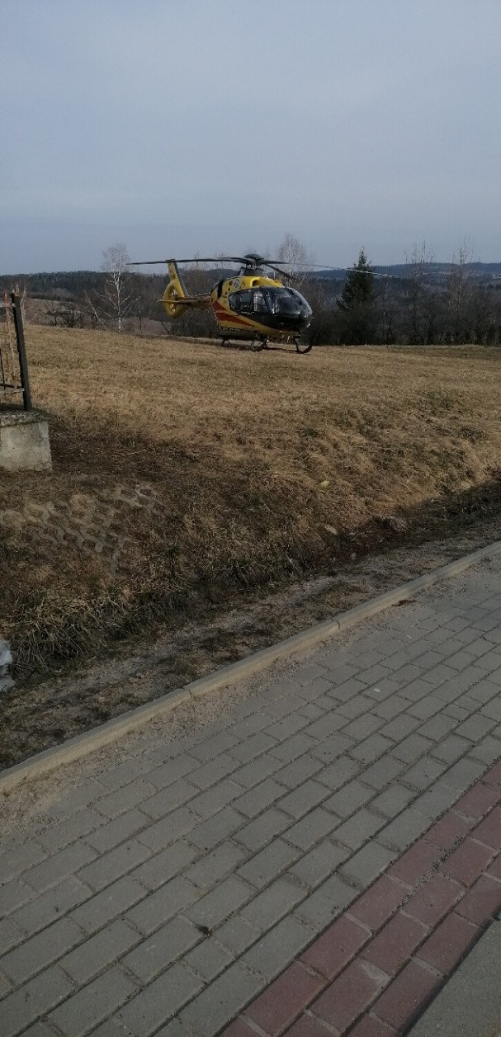 Ranny 27-latek trafił do szpitala w Sanoku.