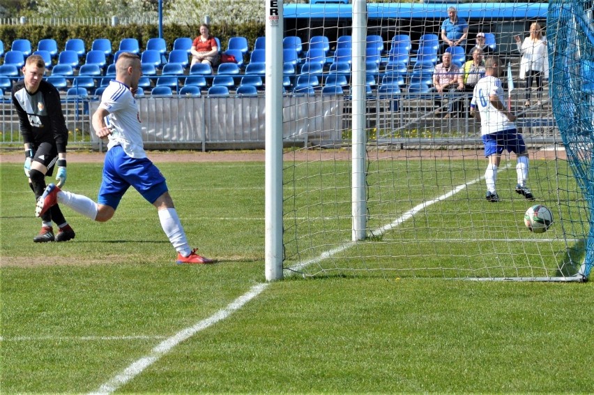 Unia Oświęcim - KS Olkusz 5:1. Dariusz Wilczak stawia...