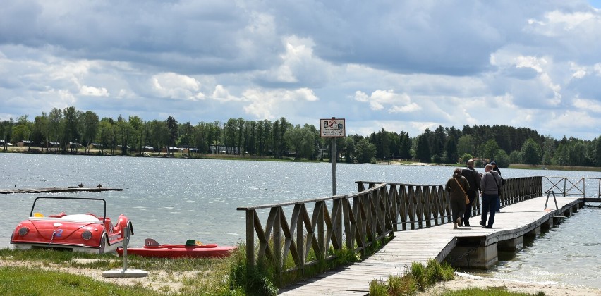 Okuninka. Nad Jeziorem Białym jeszcze cicho i spokojnie. Zobacz zdjęcia