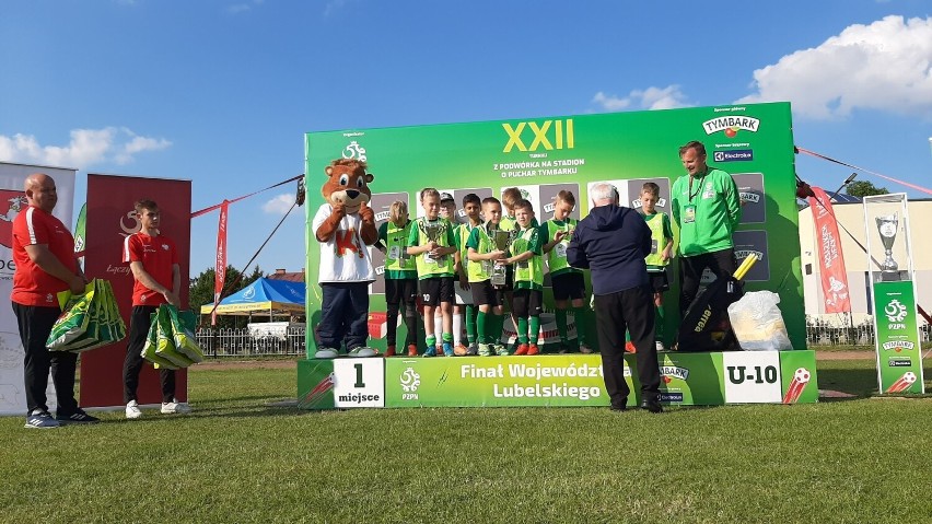 Finaliści turnieju "Z Podwórka na Stadion o Puchar Tymbarku" z lubelskiego gotowi na przygodę życia