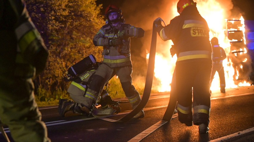 Pożar samochodu dostawczego w Białochowie w powiecie...